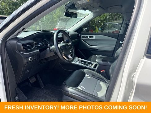 Used 2022 Ford Explorer XLT w/ Equipment Group 202A AWD/4WD image 8
