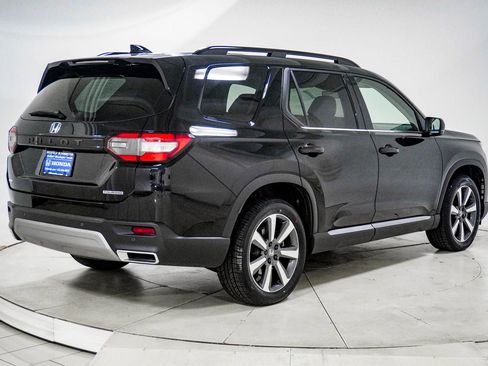 Used 2023 Honda Pilot Touring image 10