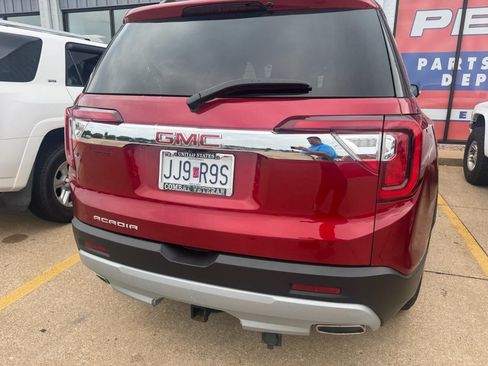 Used 2023 GMC Acadia SLT FWD image 3