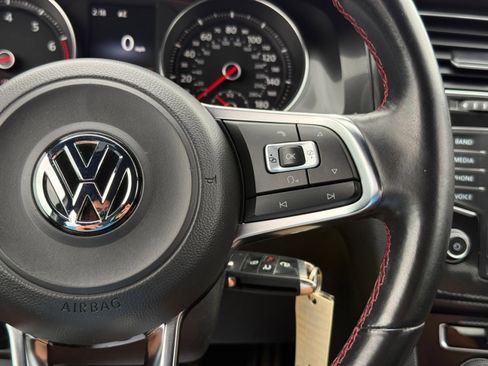 Used 2015 Volkswagen GTI SE FWD image 30