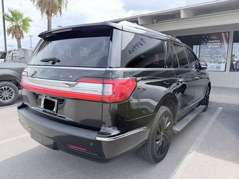 Used 2020 Lincoln Navigator L Reserve w/ Equipment Group 208A Reserve AWD/4WD image 4
