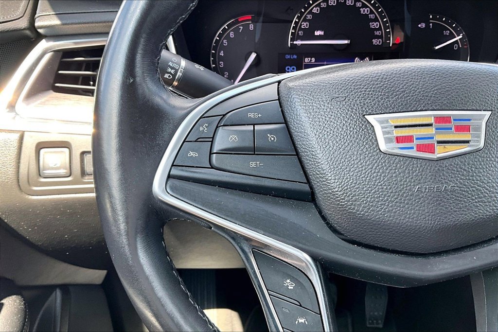 Used 2017 Cadillac XT5 Premium Luxury w/ Advanced Security Package AWD/4WD image 18