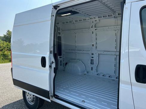 Used 2024 RAM ProMaster 1500 w/ Convenience Group image 18