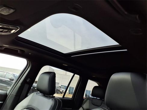 New 2025 Jeep Grand Cherokee Limited image 6