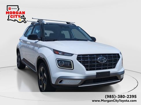 Used 2024 Hyundai Venue Limited FWD image 1
