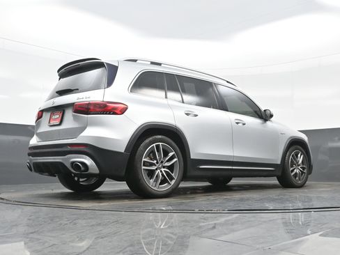 Used 2021 Mercedes-Benz GLB 35 AMG 4MATIC image 33