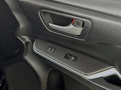 Used 2015 Toyota Camry SE FWD image 32
