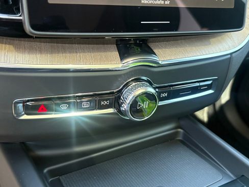 New 2026 Volvo XC60 B5 Plus w/ Protection Package Premier image 14