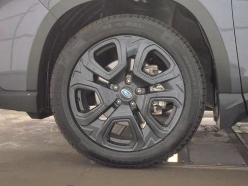 Used 2023 Subaru Ascent Onyx Edition image 4