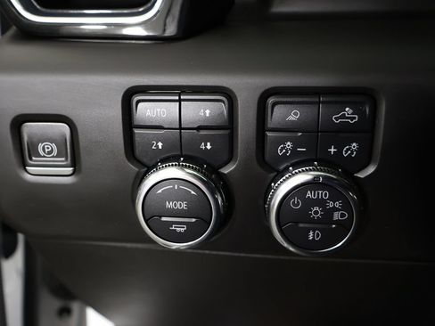 Used 2024 GMC Sierra 1500 Denali w/ Denali Reserve Package AWD/4WD image 45