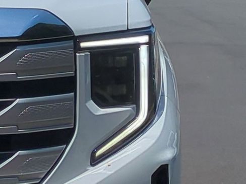 Used 2024 GMC Sierra 1500 SLE RWD image 17