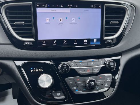 New 2026 Chrysler Voyager LX FWD image 23