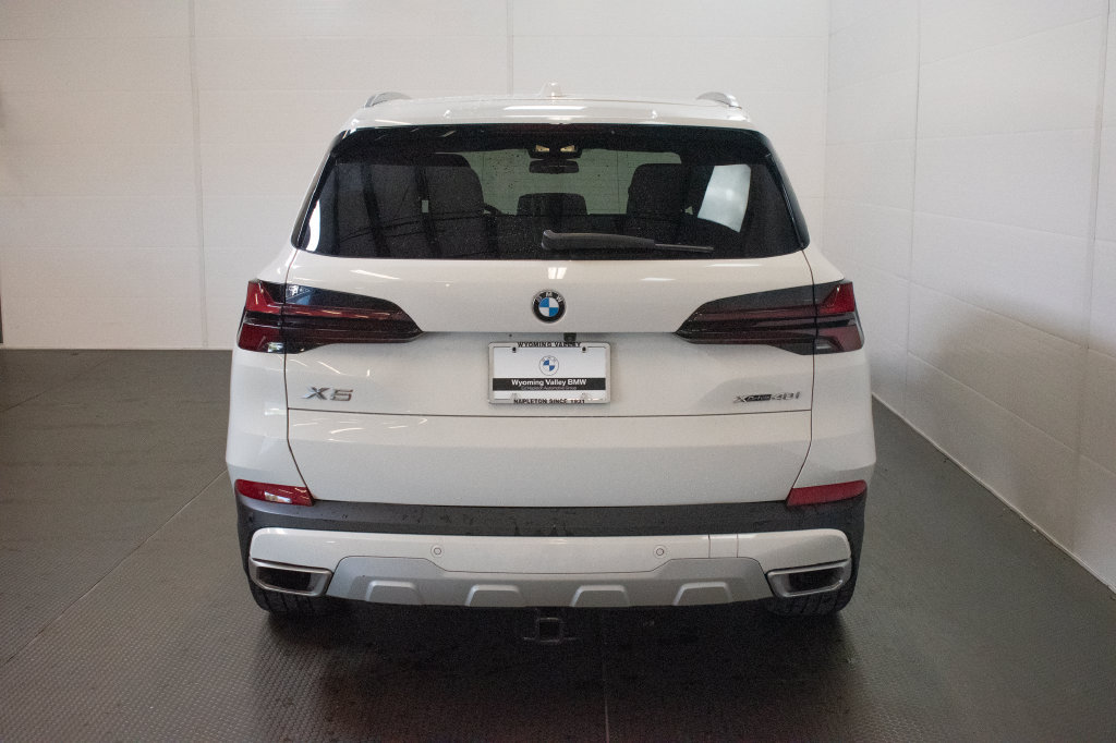 Used 2024 BMW X5 xDrive40i w/ Parking Assistance Package AWD/4WD image 5