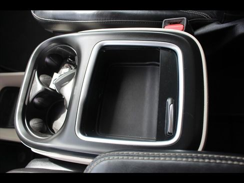Used 2022 Chrysler Pacifica Touring-L FWD image 27