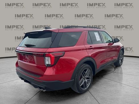 Used 2025 Ford Explorer ST image 5