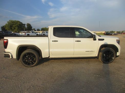 New 2026 GMC Sierra 1500 Denali w/ Denali Reserve Package AWD/4WD image 4