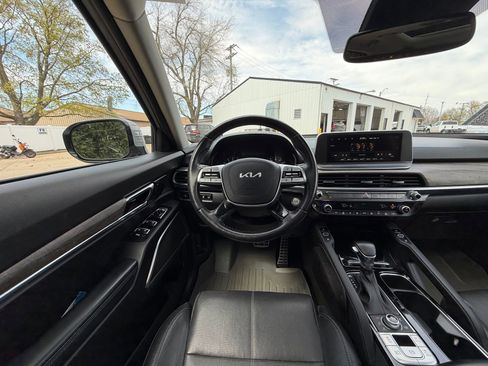 Used 2022 Kia Telluride SX w/ Nightfall Edition Package image 2
