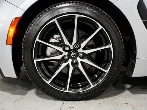 Used 2022 Toyota GR86 w/ ALL Weather Mat Package (TMS) RWD image 31