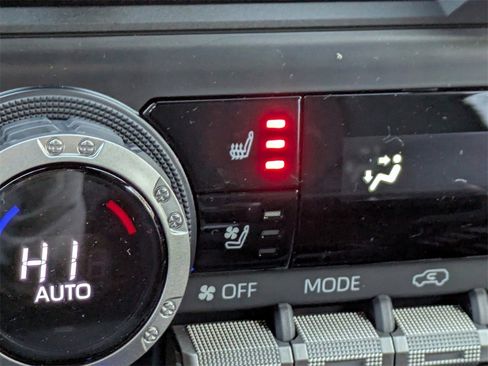 Used 2025 Toyota 4Runner Limited image 25