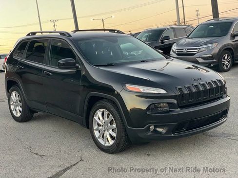 Used 2015 Jeep Cherokee Latitude image 4