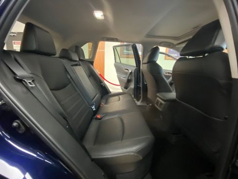 Used 2022 Toyota RAV4 XLE Premium AWD/4WD image 14