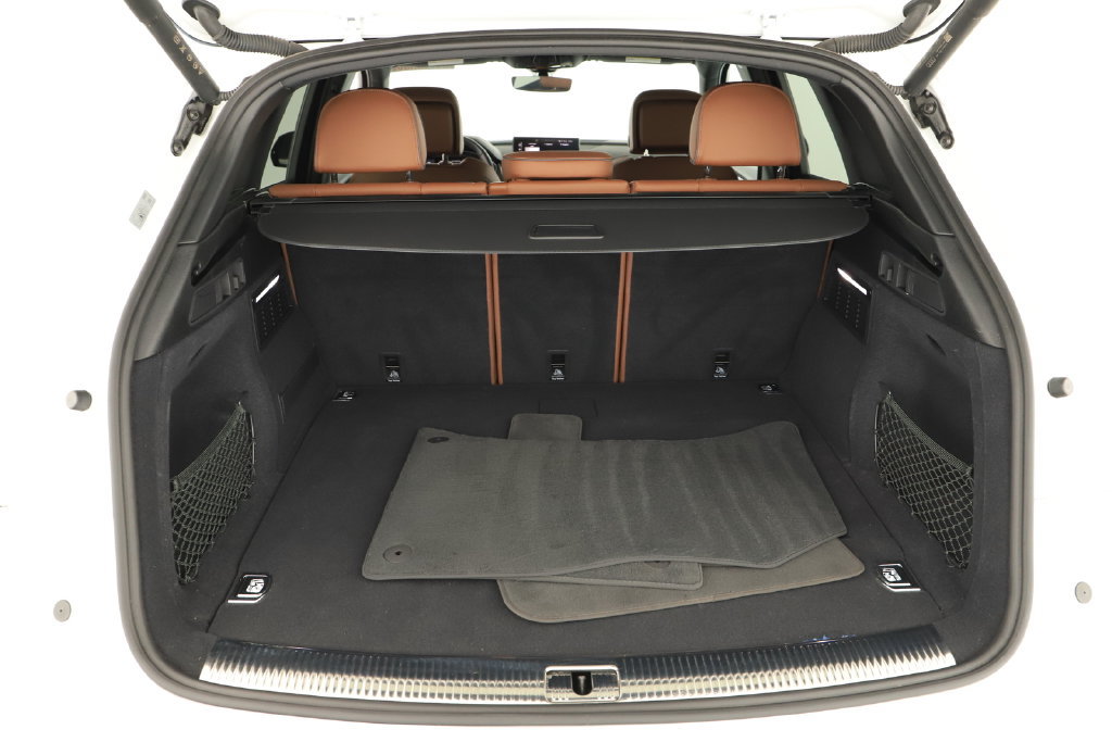 Certified 2024 Audi Q5 e Premium AWD/4WD image 28