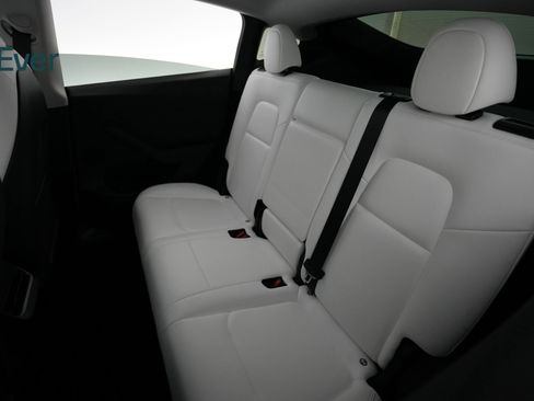 Used 2023 Tesla Model Y Long Range image 24