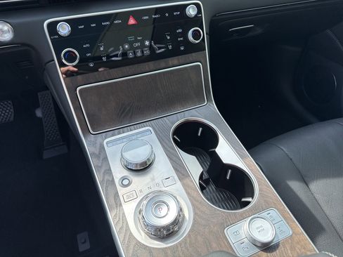 Used 2025 Genesis GV80 2.5T Prestige image 29