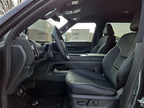 New 2026 Nissan Armada SL image 10