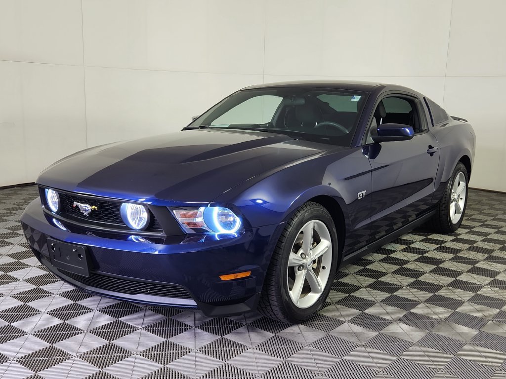 Used 2010 Ford Mustang GT RWD image 3