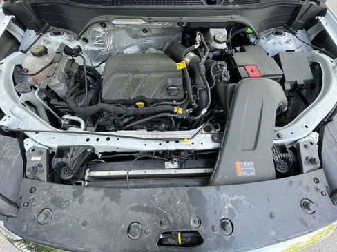 Used 2025 Chevrolet Trax LT w/ LT Convenience Package FWD image 33