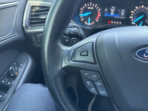 Used 2019 Ford Edge SE w/ Cargo Accessory Package AWD/4WD image 19