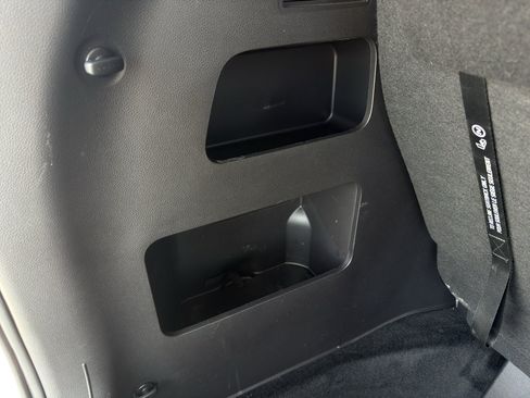 Used 2025 Kia Carnival image 46