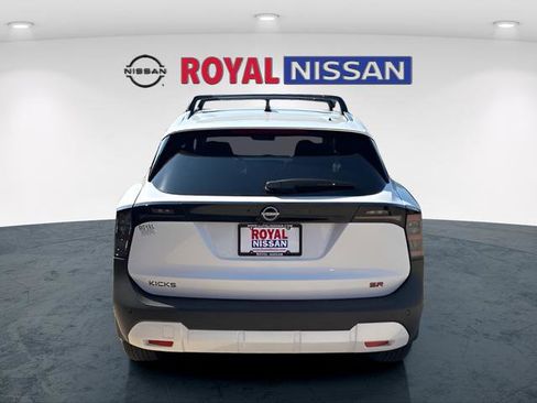New 2026 Nissan Kicks SR FWD image 5