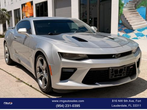 Used 2016 Chevrolet Camaro SS RWD image 3