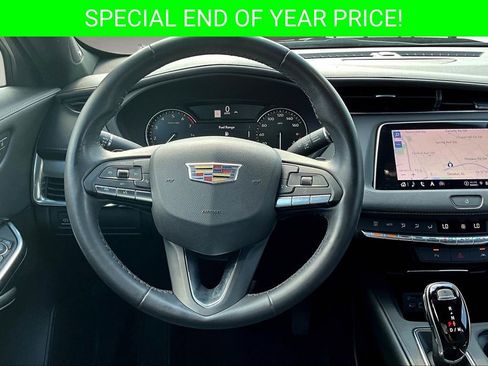 Used 2023 Cadillac XT4 Premium Luxury image 8