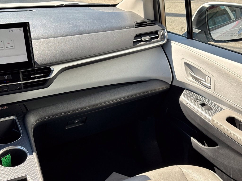 Certified 2026 Toyota Sienna XLE FWD image 22