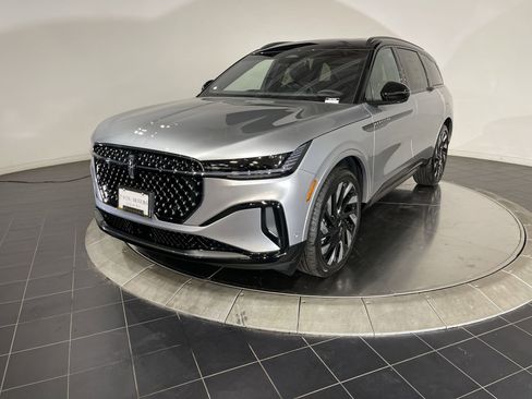 New 2024 Lincoln Nautilus Reserve w/ Equipment Group 202A image 12