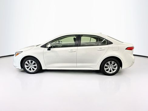 Used 2025 Toyota Corolla LE FWD image 4