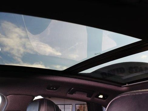 Used 2024 Porsche Macan w/ Premium Plus Package image 4