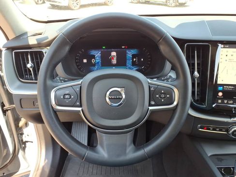 Used 2024 Volvo XC60 B5 Core w/ Protection Package Premier AWD/4WD image 20