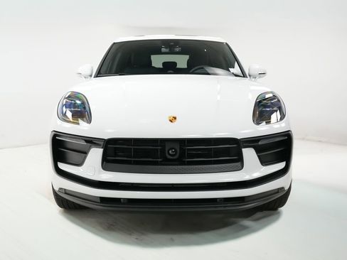 New 2026 Porsche Macan image 6