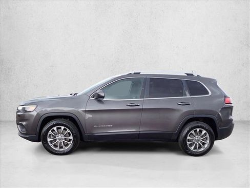 Used 2019 Jeep Cherokee Latitude Plus w/ Cold Weather Group AWD/4WD image 2