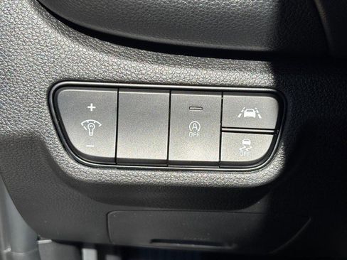 Used 2023 Kia Seltos SX w/ SX Sunroof Package image 16