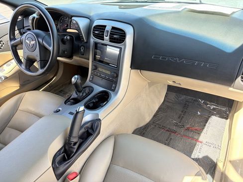 Used 2005 Chevrolet Corvette Coupe w/ Preferred Equipment Group RWD image 12