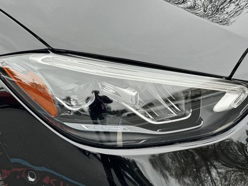 Used 2025 Mercedes-Benz C 300 Sedan image 10