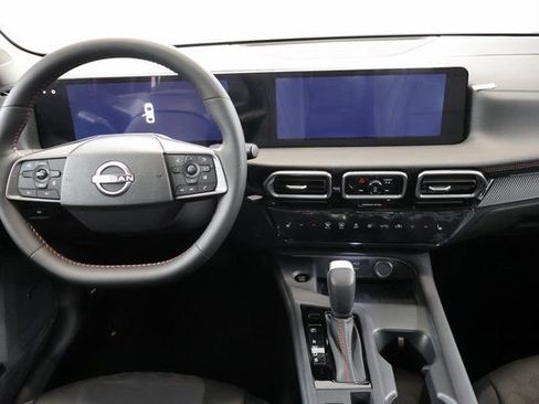 New 2026 Nissan Sentra SR w/ SR Premium Package FWD image 15
