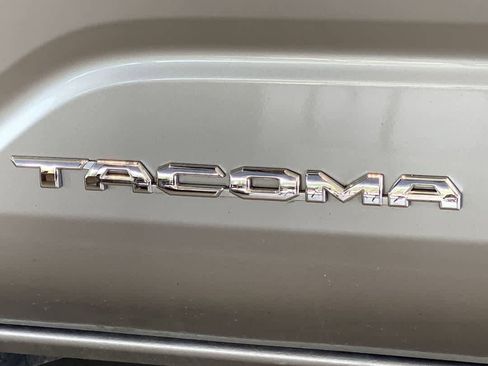 Used 2024 Toyota Tacoma SR5 AWD/4WD image 11