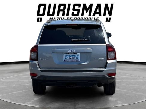 Used 2014 Jeep Compass Latitude w/ Sun/Sound Group AWD/4WD image 5