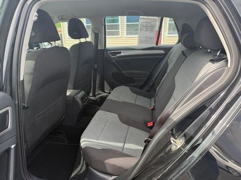 Used 2016 Volkswagen e-Golf SE FWD image 4